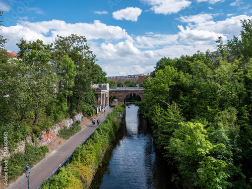 Karl-Heine-Kanal im Stadtteil Plagwitz Leipzig in Ostdeutschland