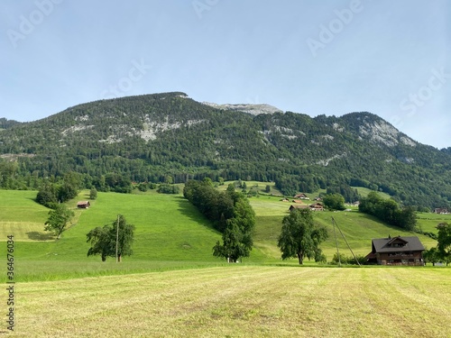 Foto Alpine peak of Matthorn in the Swiss mountain range of Pilatus and in the Emment