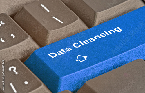 Keyboard with key for data cleansing