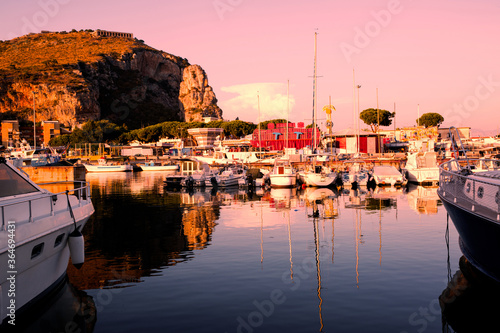 Tableau sur toile Terracina, sanctuary of Jupiter Anxur, a ot of boats and beautiful sunset