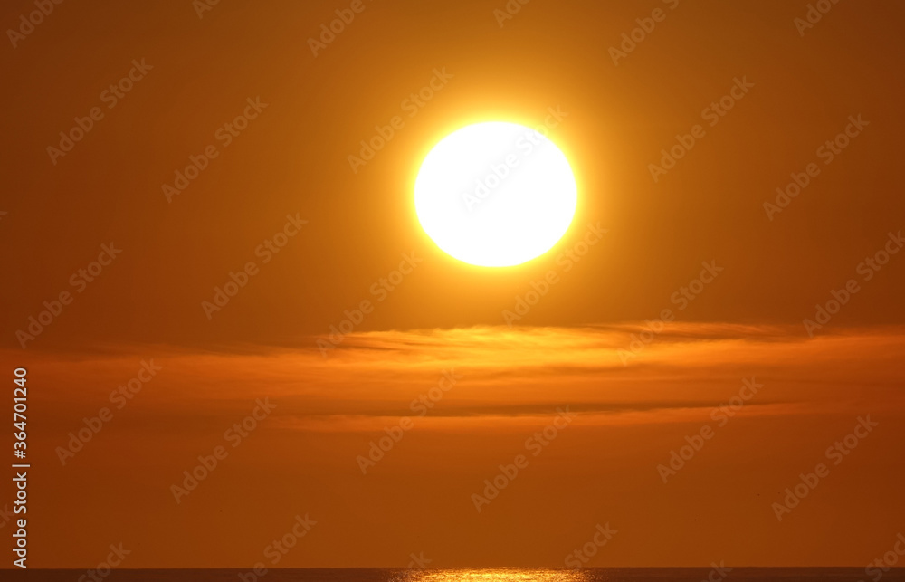 Coucher de soleil sur la Côte d'Opale, plage d'Hardelot en France