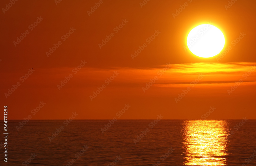 Coucher de soleil sur la Côte d'Opale, plage d'Hardelot en France
