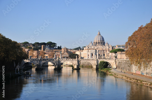 ローマの美しい景色 A very beautiful riverside view of Rome