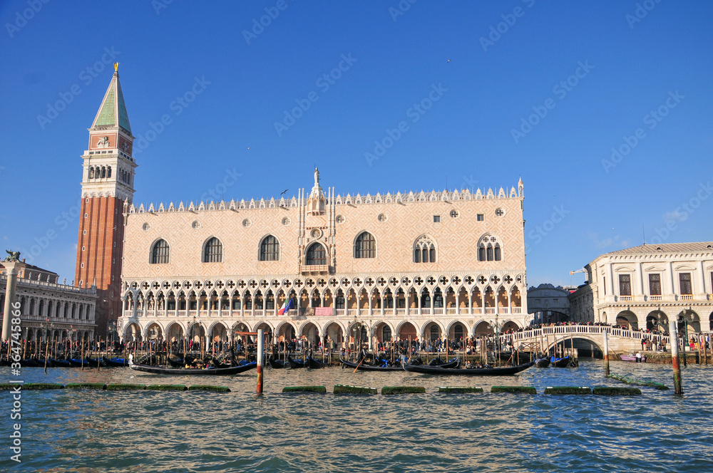 ベネチアの街並み　Famous and beautiful cityscape of Venice