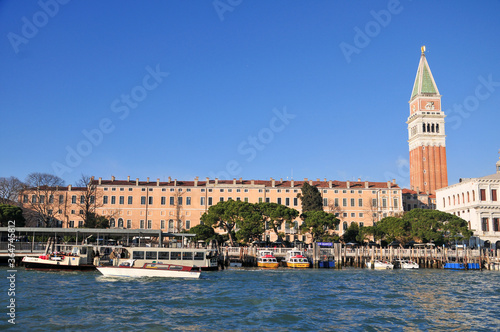 ベネチアの街並み Famous and beautiful cityscape of Venice