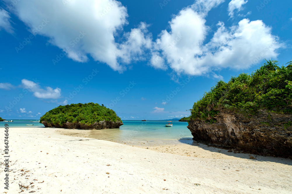 Fototapeta premium 沖縄県 石垣島 川平湾 川平石崎海域公園