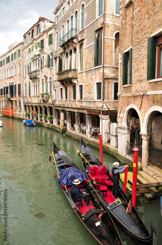 ベネチアのゴンドラ Chartered gondola popular in Venice