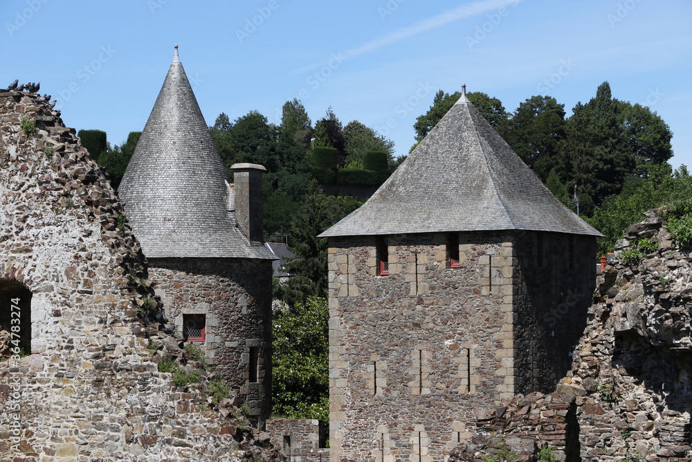 Château médiéval de Fougères Château médiéval de Fougères