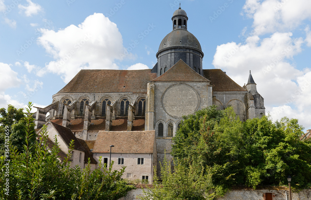 The Saint Quiriace collegiate church is located in the upper town of Provins. It was built during the 12th century.