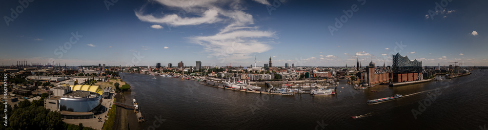 Hamburg Panorama mit Elbphilharmonie