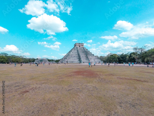 Chichen Itza espectacular photo