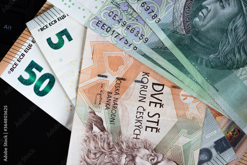banknoty-euro-polskie-z-ote-i-czeskie-korony-stock-photo-adobe-stock