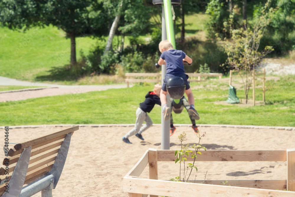 子供たちが遊ぶ公園 子供たちが遊ぶ公園