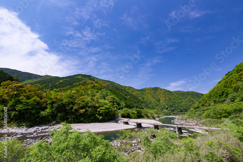 四万十川 上岡沈下橋（向山橋）-洪水時には橋面が水面下になる橋- photo