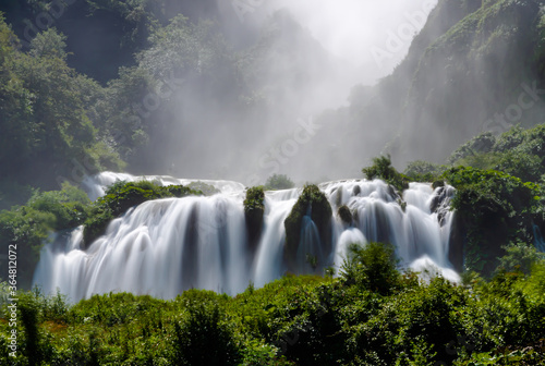 La Cascata delle Marmore con i sui 165 metri di dislivello è una delle più alte d’Europa photo