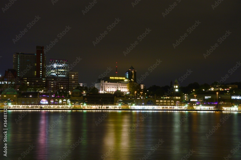 Fototapeta premium Hamburg port - Landungsbrücken - during night