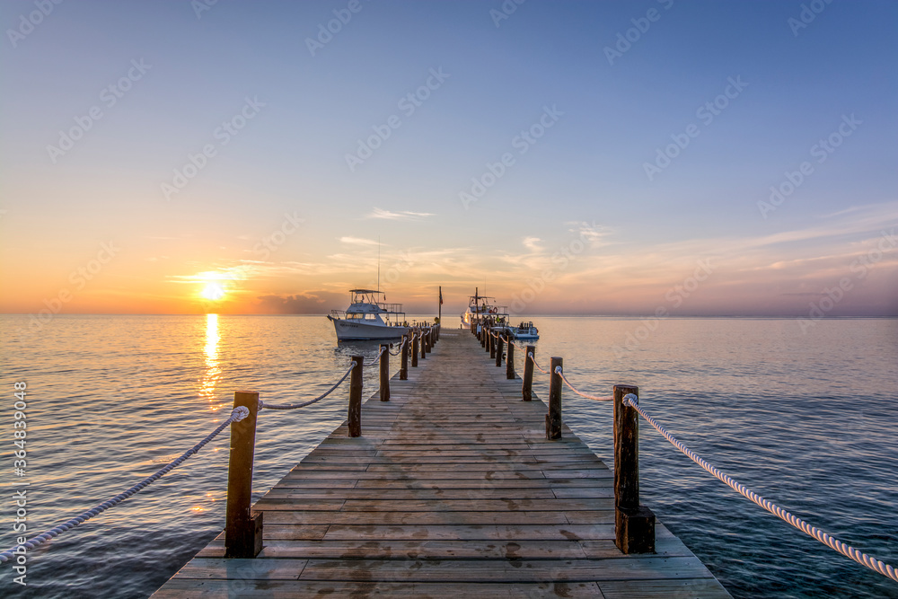Fototapeta premium sunset on the pier