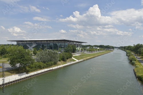 Wolfsburg am Mittelland-Kanal und Stadion