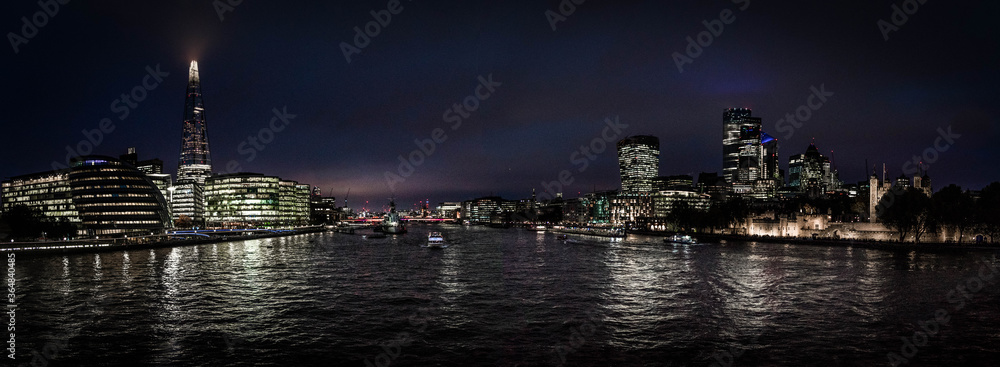 Fototapeta premium Widok Londynu nocą
