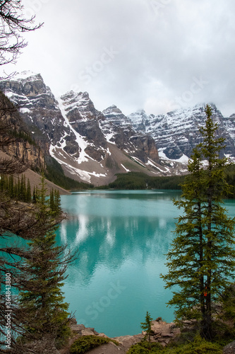 Fototapeta Naklejka Na Ścianę i Meble -  A picture of Moraine lake and Ten peaks.   Banff National park  AB Canada     
