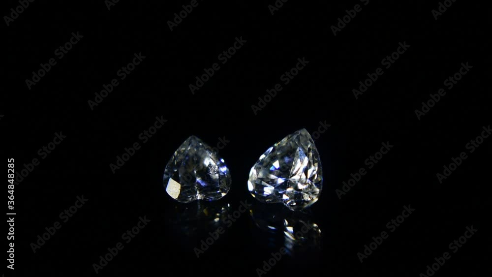 Diamond set
Luxurious and expensive
Diamond set
Luxurious and expensive