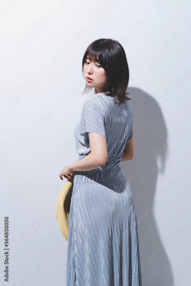 夏のファッションの女性 夏のファッションの女性