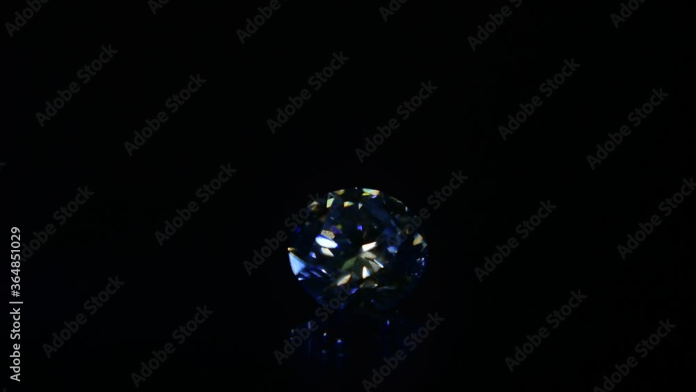 Selected diamonds Symmetrical and beautiful for jewelry making Selected diamonds Symmetrical and beautiful for jewelry making