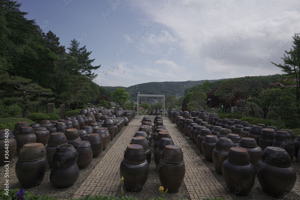 장독대 풍경, 한국전통문화 Stock Photo | Adobe Stock