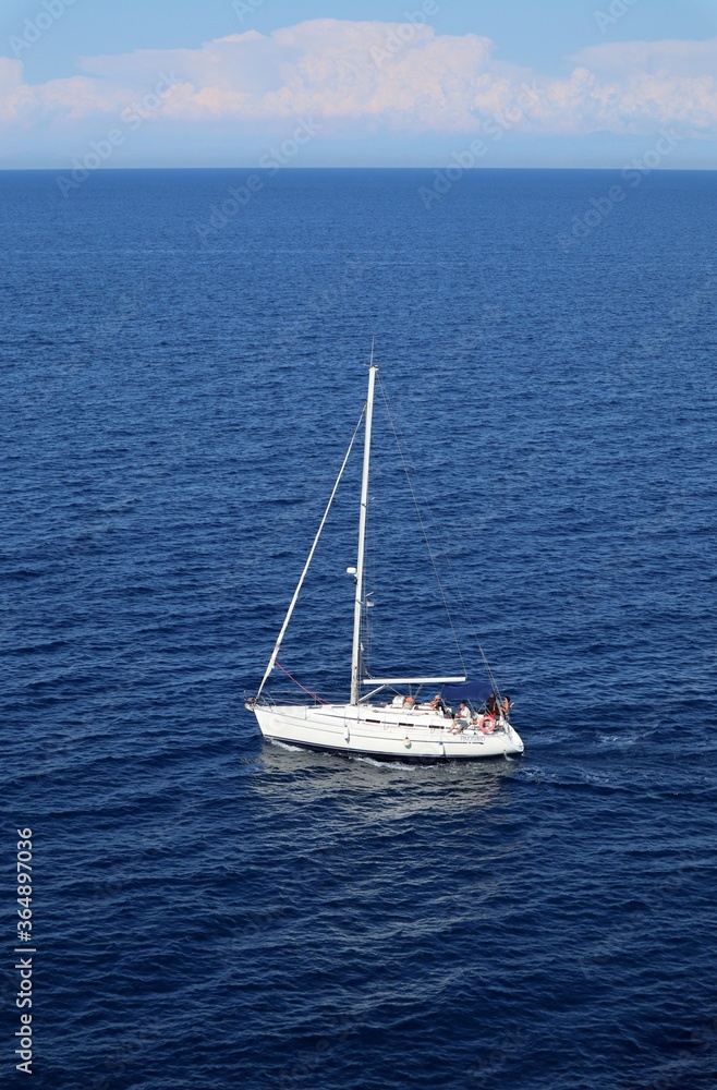 Otranto - Barca a vela a Punta Palascia Otranto - Barca a vela a Punta Palascia