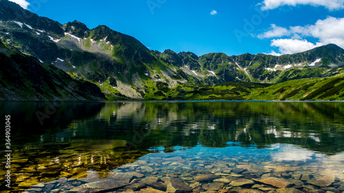 Fototapeta Naklejka Na Ścianę i Meble -  Great pond in the Tatras
