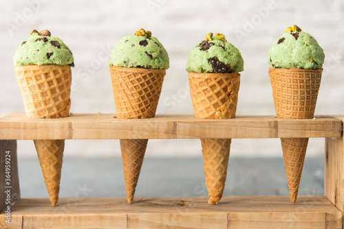 Ice cream with pistachio and chocolate