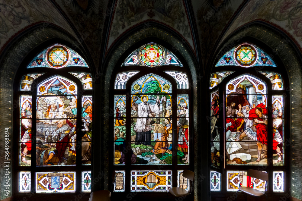 vetrata interno chiesa