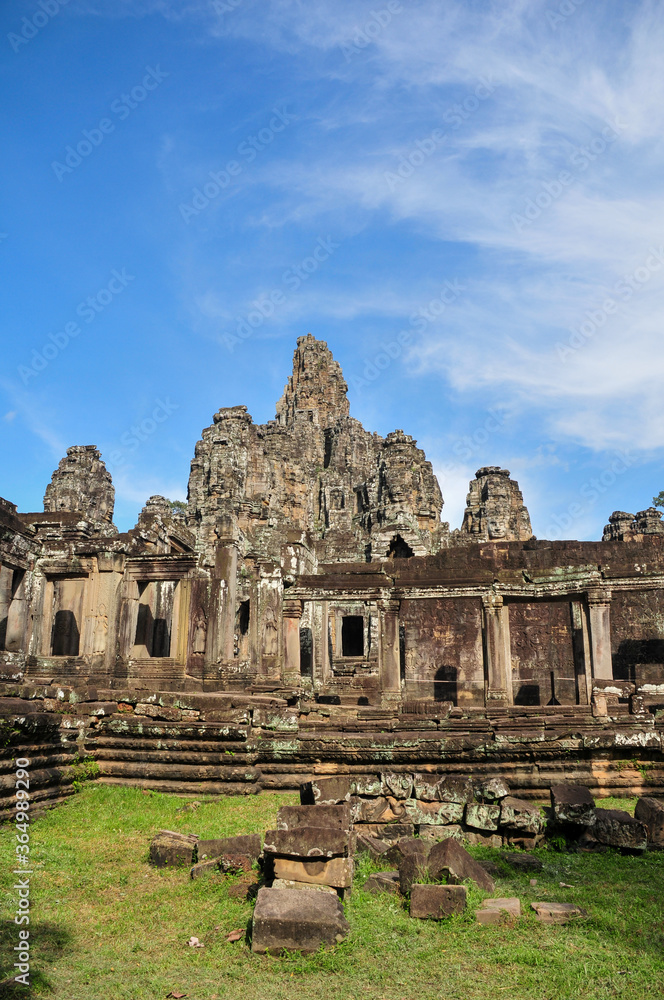 カンボジアのアンコール遺跡群　Beautiful historic Angkor ruins in Cambodia