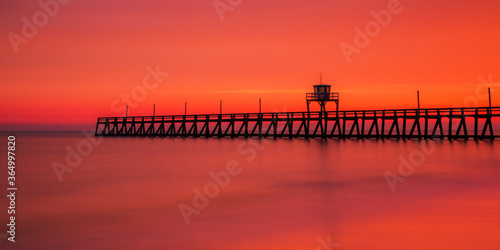 Obraz na płótnie La jetée de Luc sur mer (Normandie) w salonie