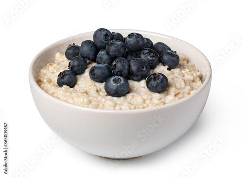 prepared oatmeal with berries