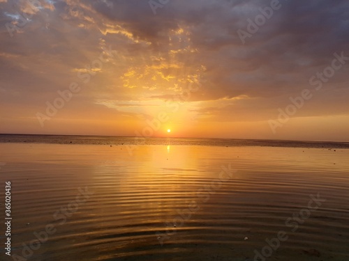 Fototapeta Naklejka Na Ścianę i Meble -  sunset by the sea