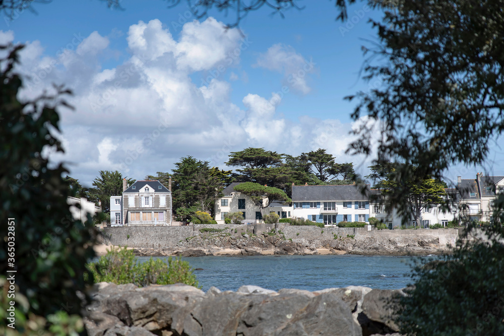 Wild coast and seaside houses in Brittany Wild coast and seaside houses in Brittany