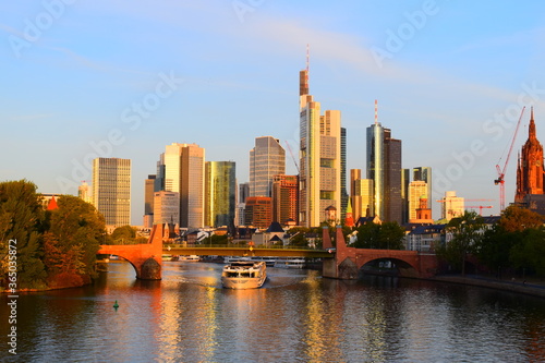 Frankfurt im Sonnenaufgang