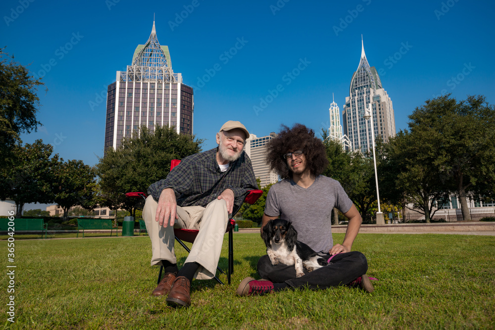 Obraz premium Old man and young man
