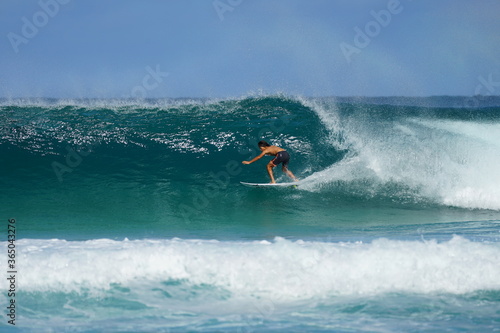 Canvas Print surfing waves