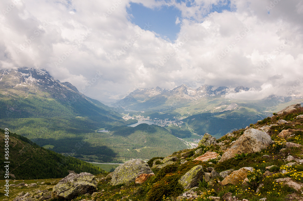 St. Moritz, Celerina, Seenplatte, Muottas Muragl, Oberengadin, Alpen, Piz Julier, Corviglia, Piz Nair, Stazerwald, Stazersee, Wanderweg, Graubünden, Sommer, Schweiz St. Moritz, Celerina, Seenplatte, Muottas Muragl, Oberengadin, Alpen, Piz Julier, Corviglia, Piz Nair, Stazerwald, Stazersee, Wanderweg, Graubünden, Sommer, Schweiz