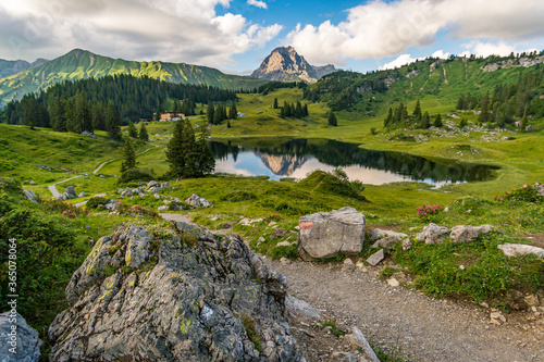 Fototapeta Naklejka Na Ścianę i Meble -  Fantastic hike in the beautiful Lechquellen Mountains