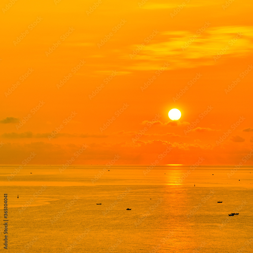 Sun over the ocean. Beautiful tropical background.