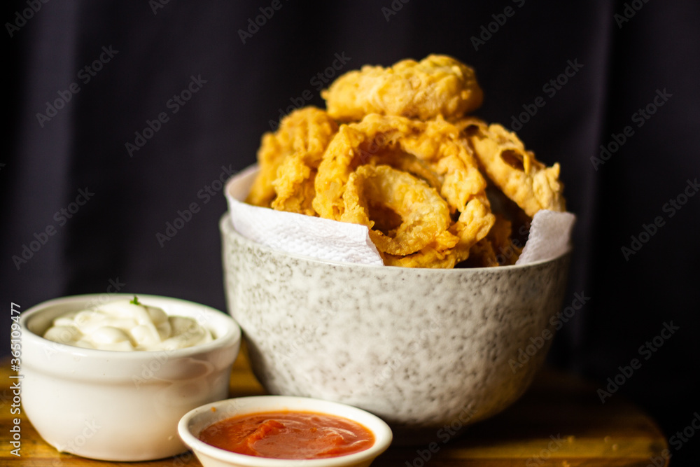 onion rings with mayonnaise and chili sauce onion rings with mayonnaise and chili sauce