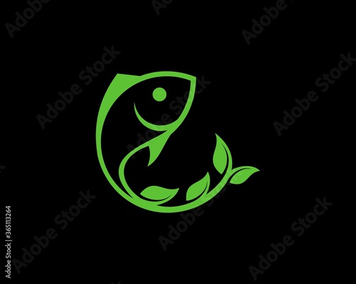 Photography Nature healthy fish with leaf tail