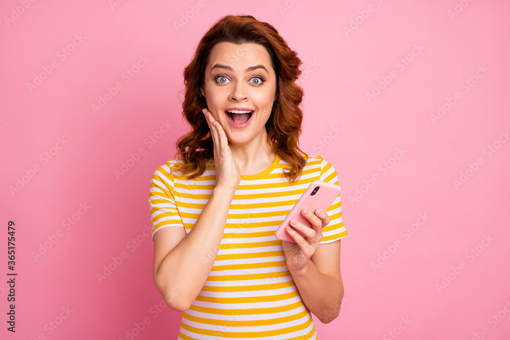 Close-up portrait of her she nice attractive lovely charming amazed glad cheerful cheery wavy-haired girl using fast speed connection isolated over pink pastel color background Close-up portrait of her she nice attractive lovely charming amazed glad cheerful cheery wavy-haired girl using fast speed connection isolated over pink pastel color background