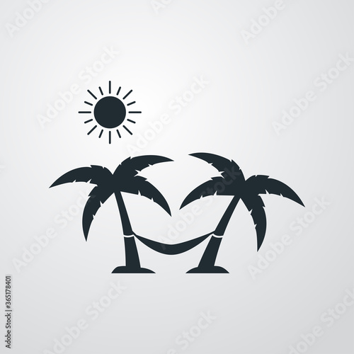 Concepto destino de vacaciones de verano. Icono plano hamaca colgada entre palmeras en playa en fondo gris