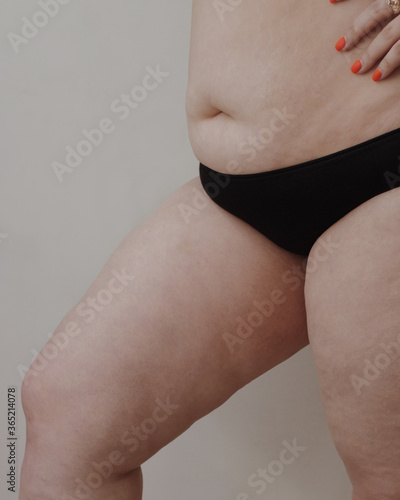 woman hips with no retouch