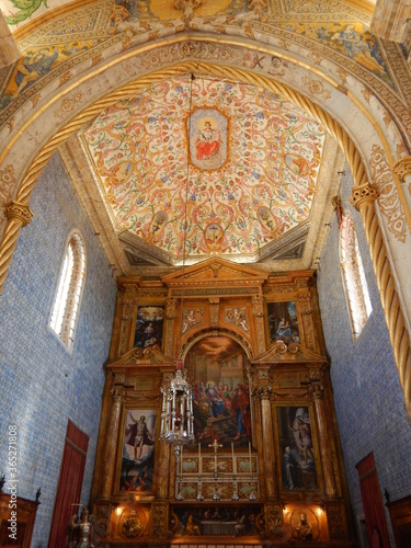 The delicate interior of Coimbra Chapel 
