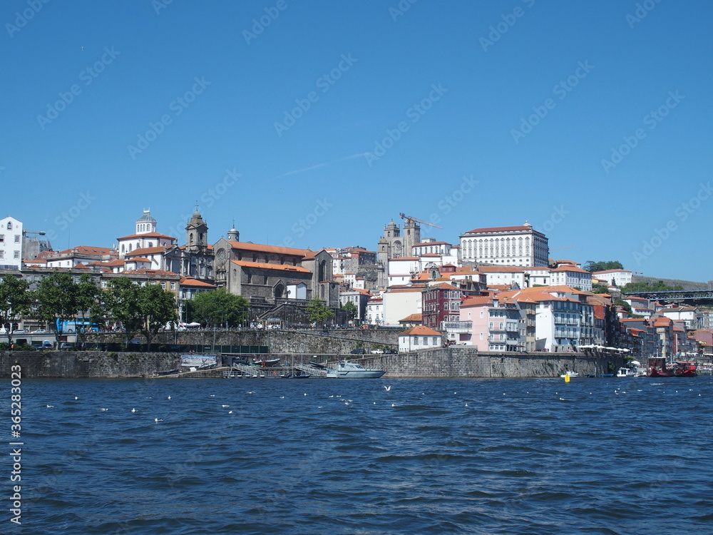 Blick vom Douro auf Porto Portugal View of Porto Portugal from Douro River